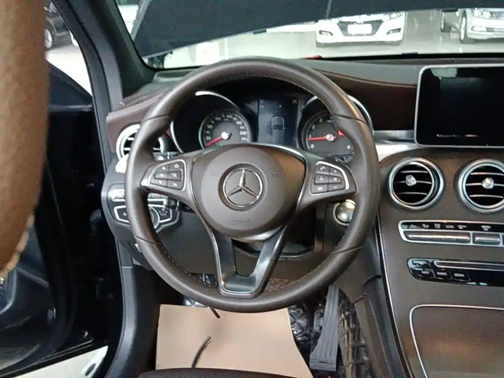 Mercedes-Benz GLC — фото 11