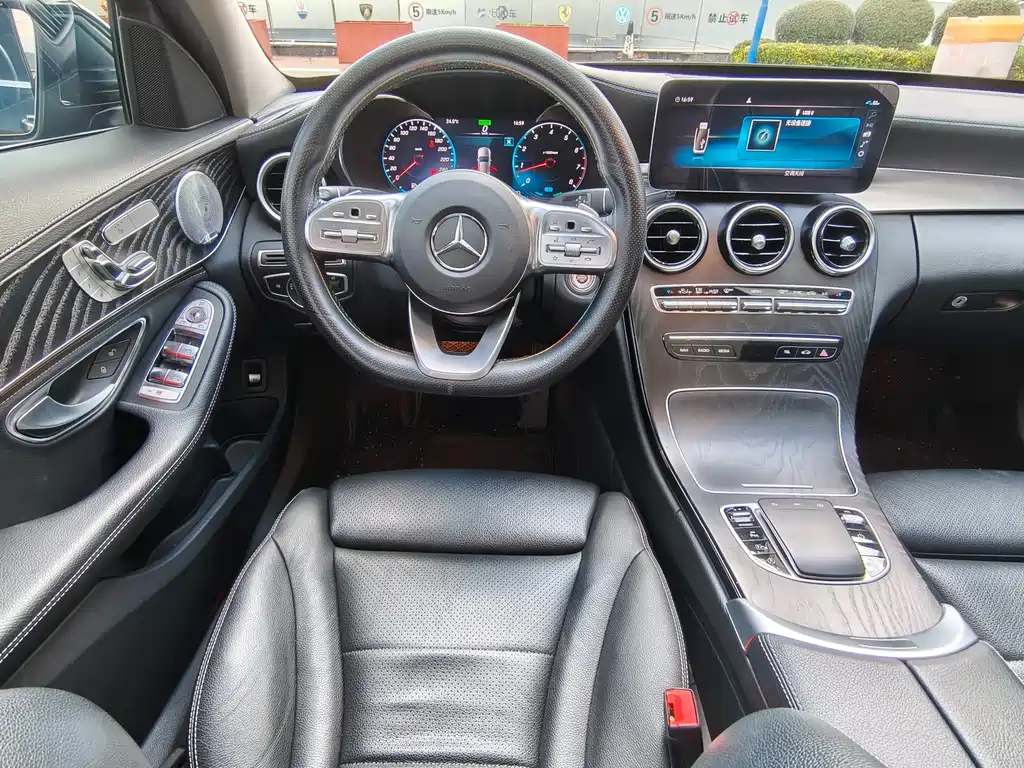 Mercedes-Benz C-Class — фото 11