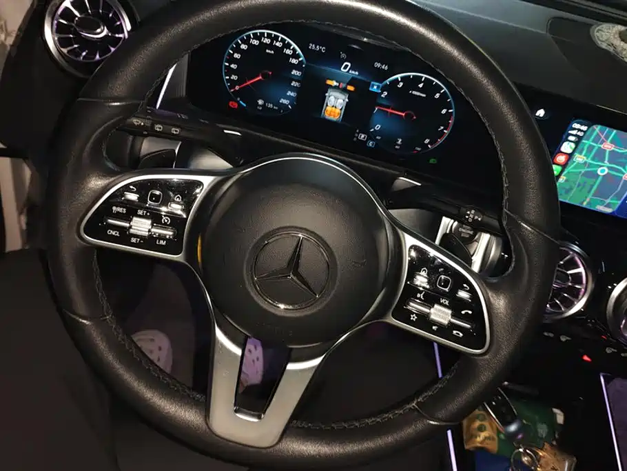 Mercedes-Benz GLB — фото 15