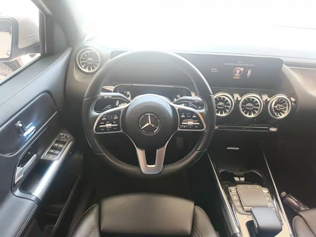 Mercedes-Benz GLA — фото 11