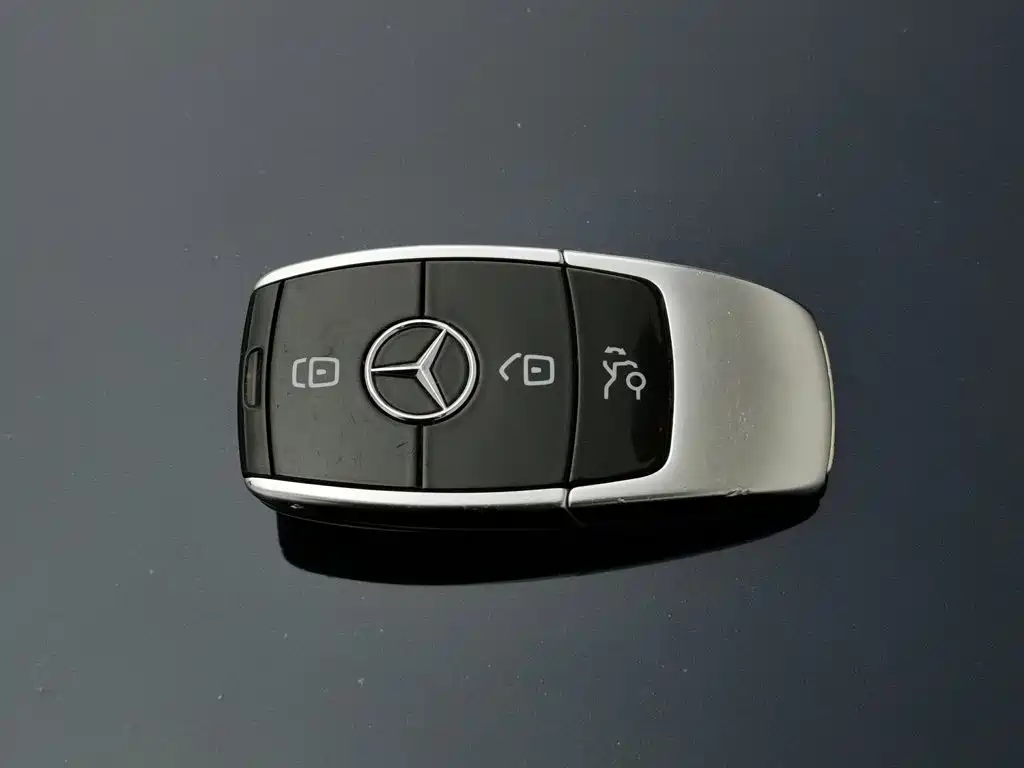 Mercedes-Benz E-Class (Import) — фото 19