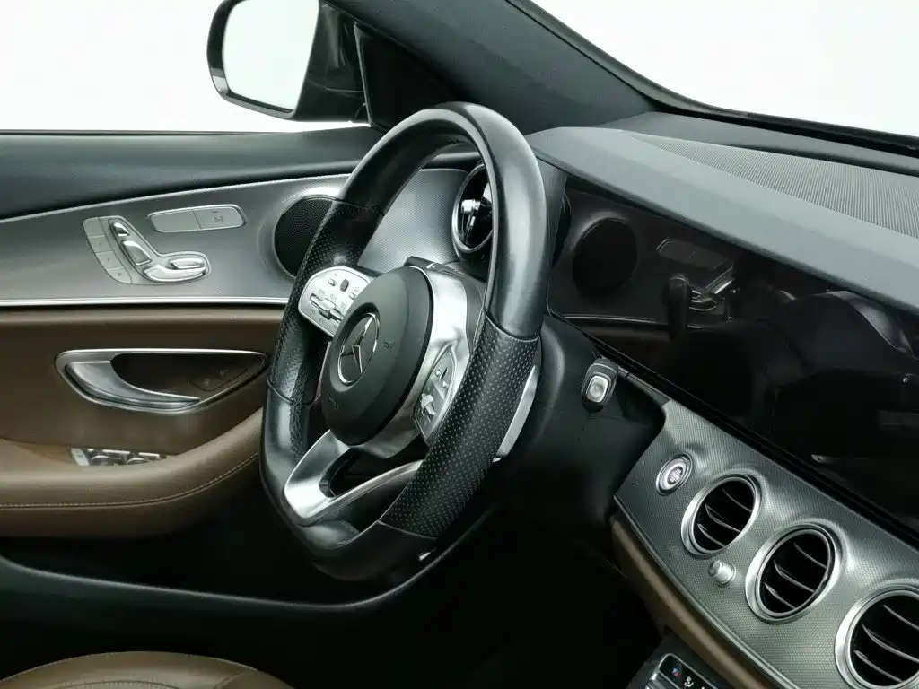 Mercedes-Benz E-Class (Import) — фото 22