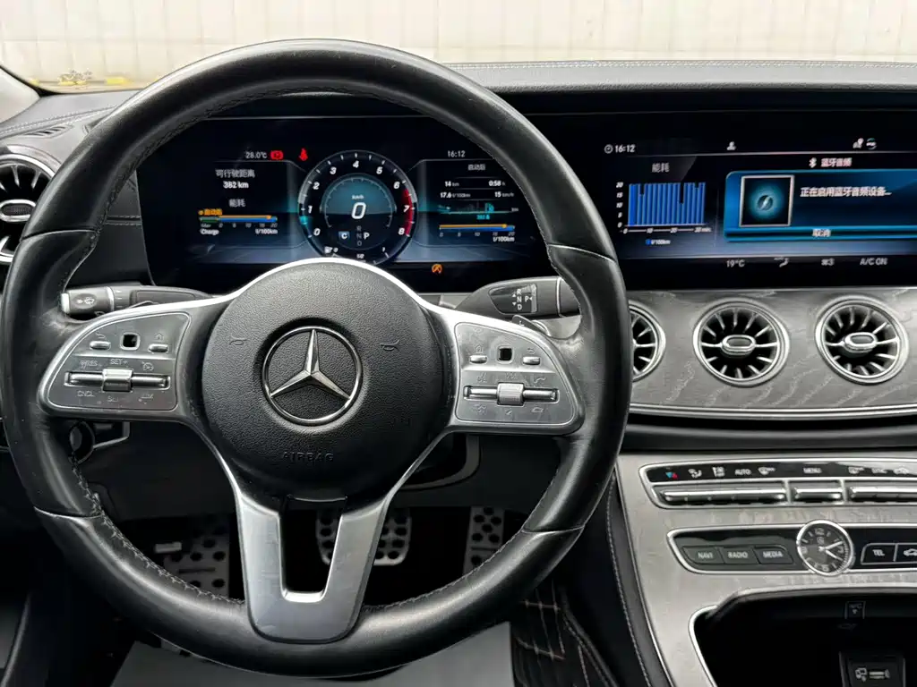 Mercedes-Benz CLS — фото 6