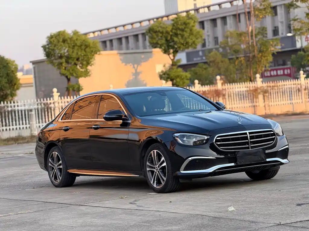 Mercedes-Benz E-Class — фото 5