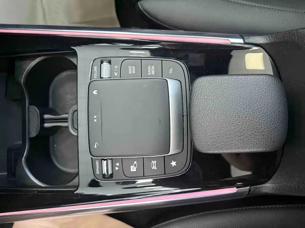 Mercedes-Benz GLA — фото 14