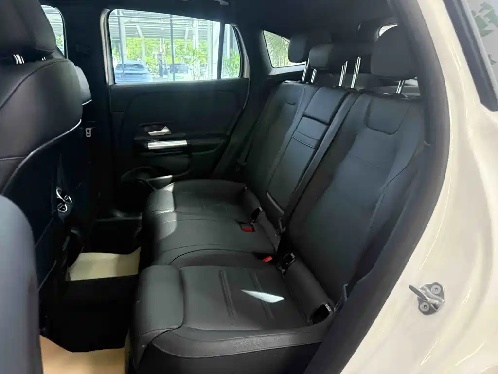 Mercedes-Benz GLA — фото 15