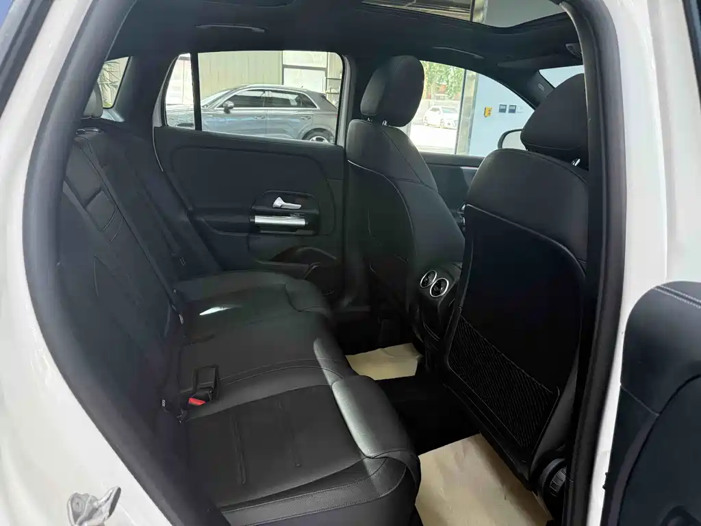 Mercedes-Benz GLA — фото 19