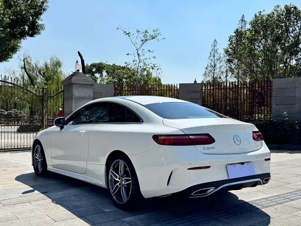 Mercedes-Benz E-Class (Import) — фото 4