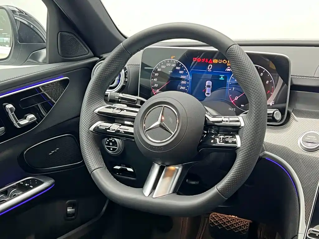 Mercedes-Benz C-Class — фото 19