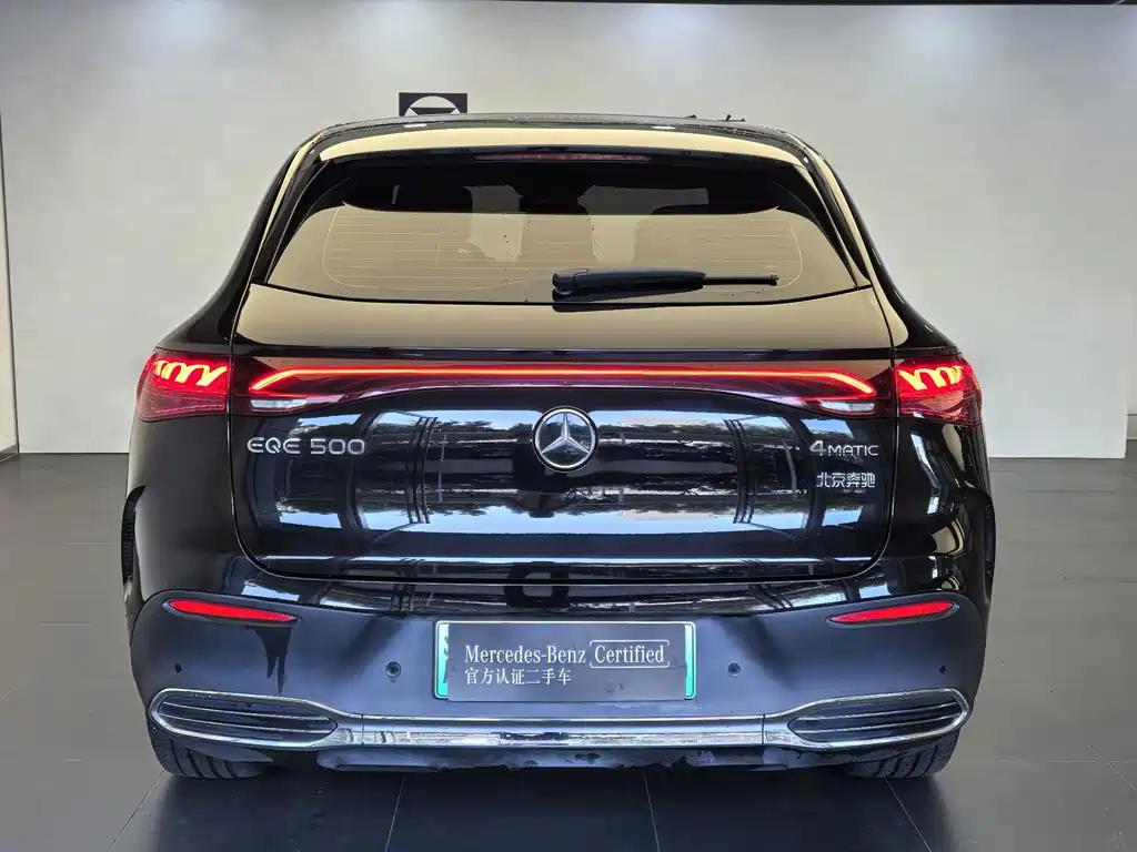Mercedes-Benz EQE SUV — фото 5