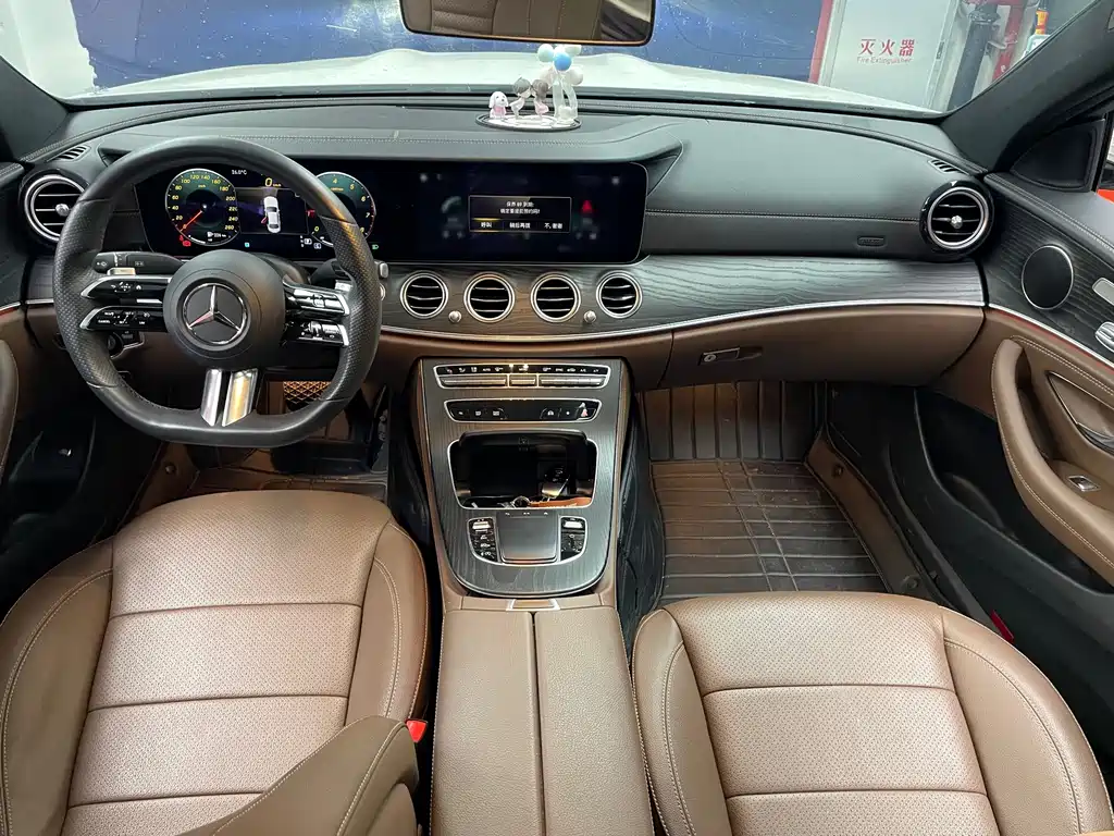 Mercedes-Benz E-Class — фото 10