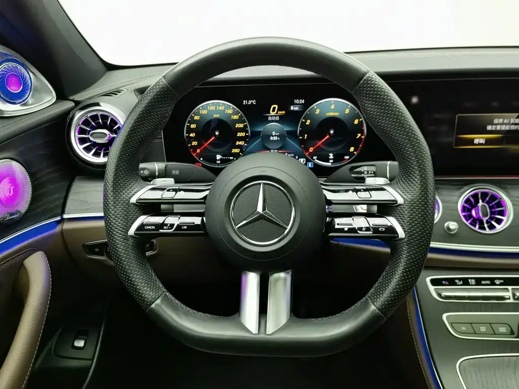 Mercedes-Benz E-Class — фото 11