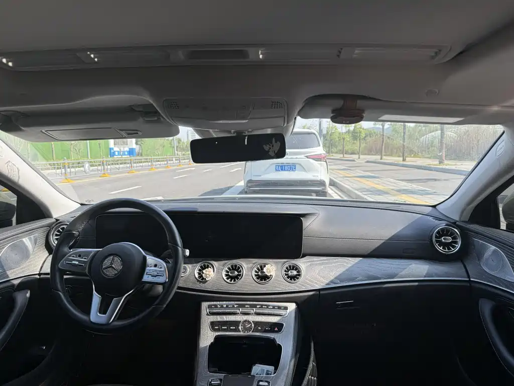 Mercedes-Benz CLS — фото 5
