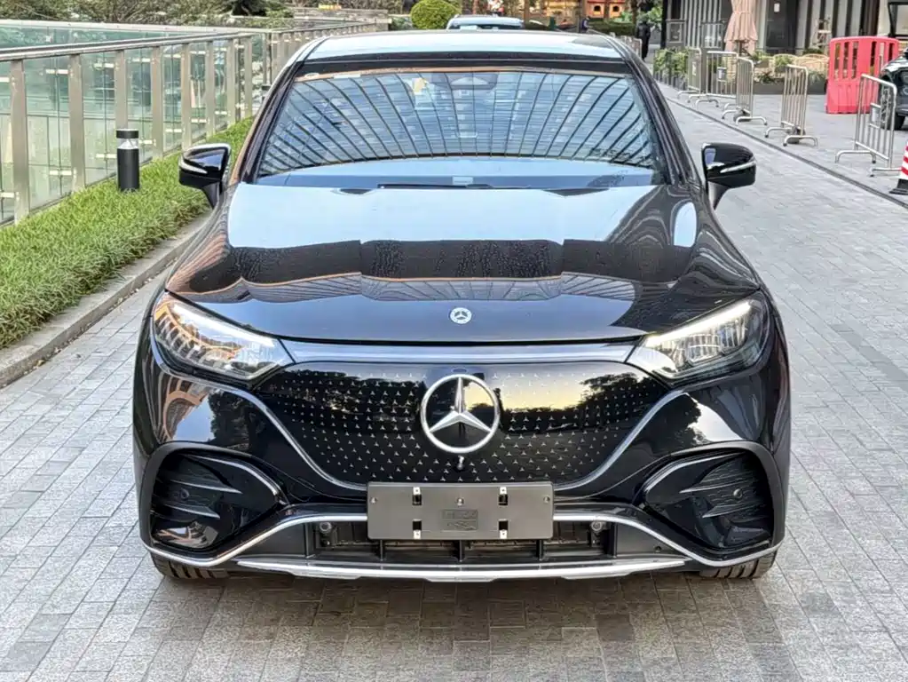 Mercedes-Benz EQE SUV — фото 3