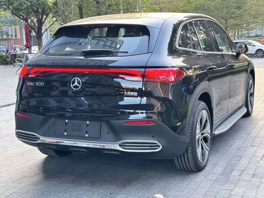 Mercedes-Benz EQE SUV — фото 5