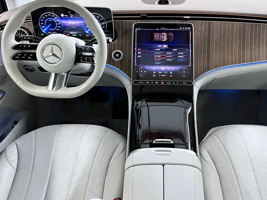 Mercedes-Benz EQE SUV — фото 9
