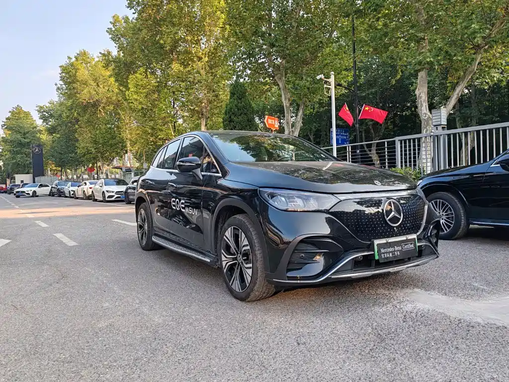 Mercedes-Benz EQE SUV — фото 3