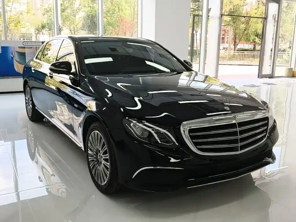 Mercedes-Benz E-Class — фото 4