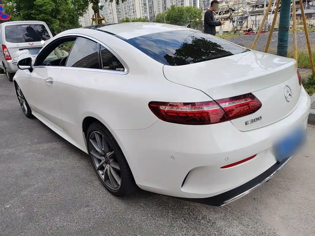Mercedes-Benz E-Class (Import) — фото 5