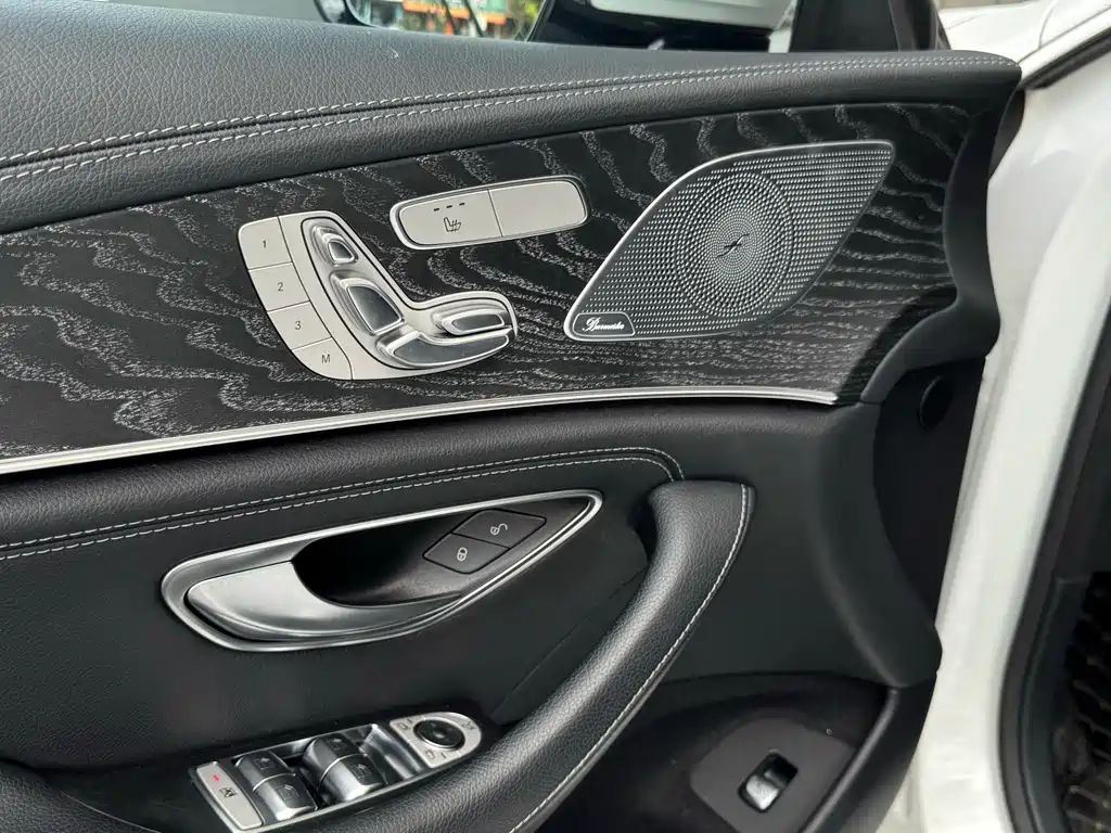 Mercedes-Benz CLS — фото 9