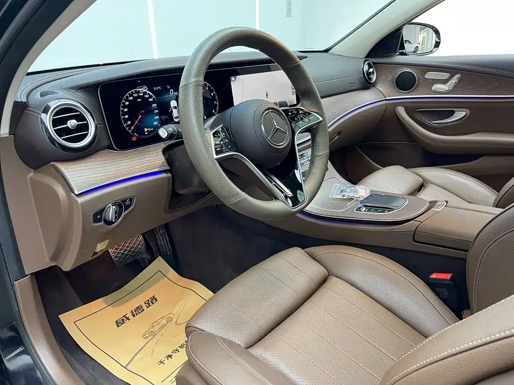 Mercedes-Benz E-Class — фото 11