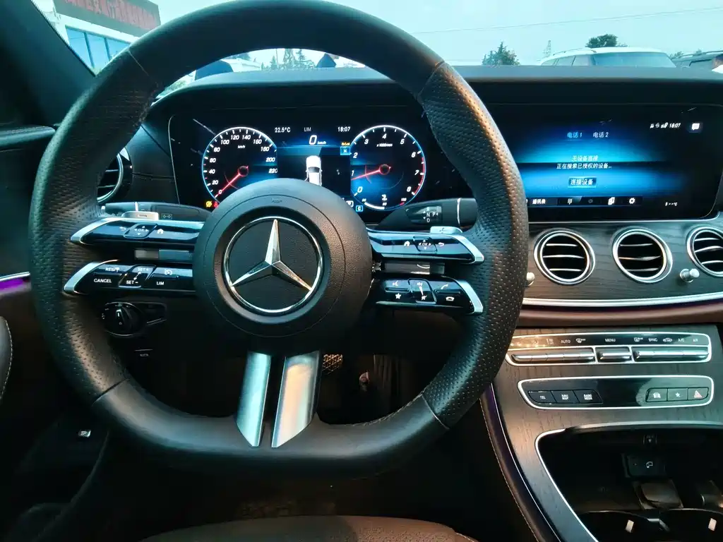 Mercedes-Benz E-Class — фото 13