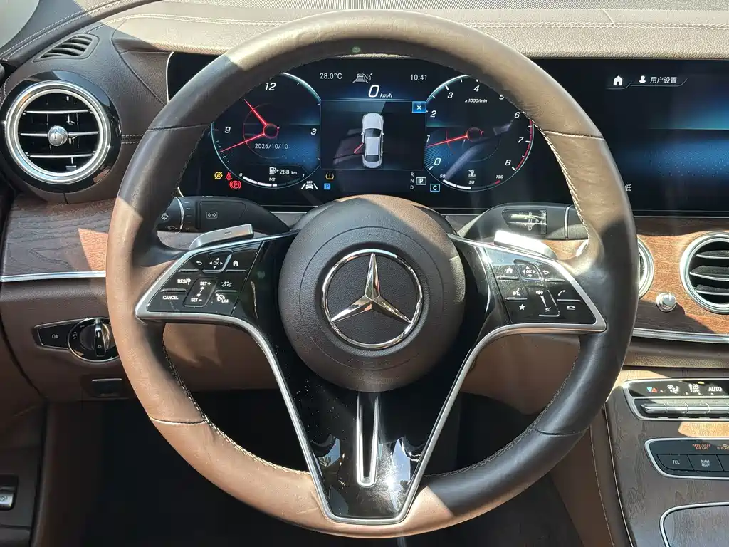 Mercedes-Benz E-Class — фото 15