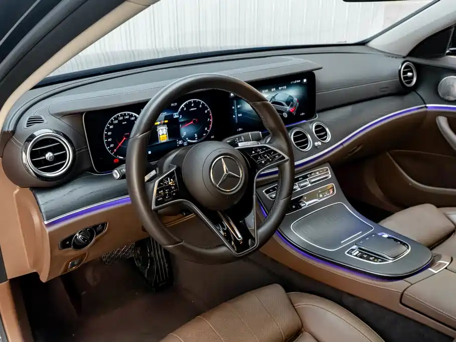 Mercedes-Benz E-Class — фото 26