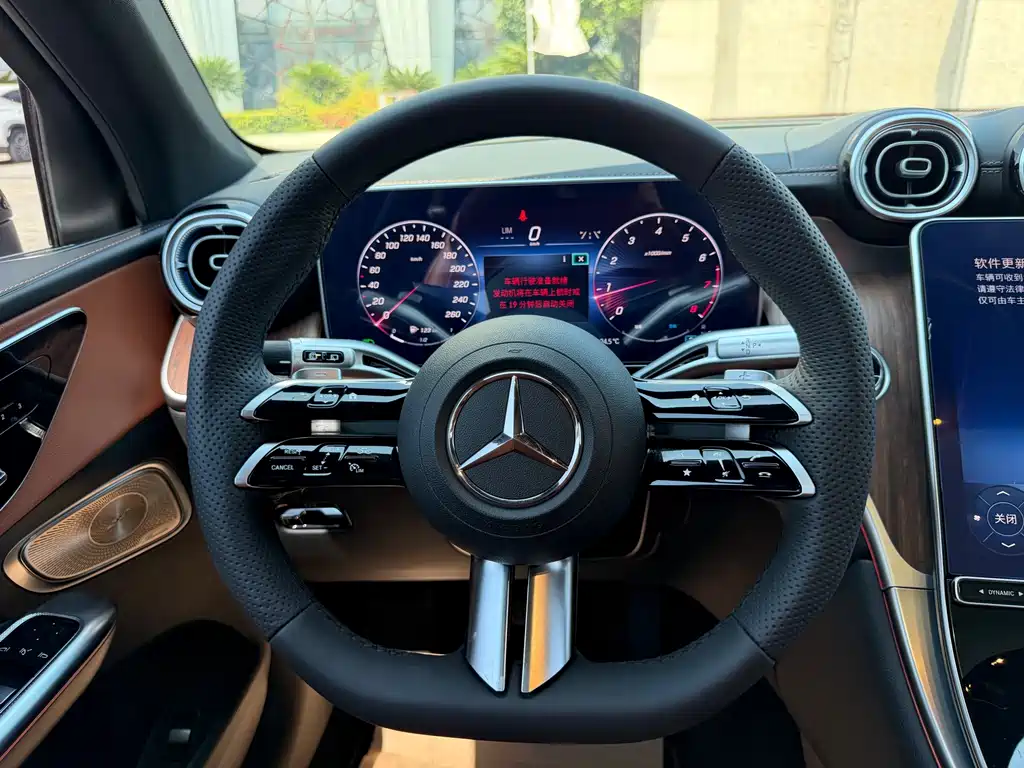 Mercedes-Benz GLC — фото 14