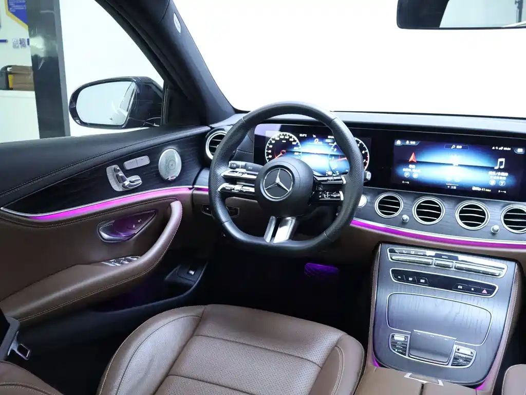 Mercedes-Benz E-Class — фото 14