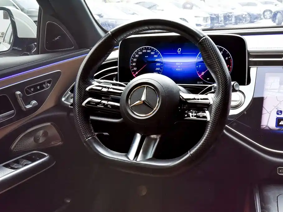 Mercedes-Benz E-Class — фото 18