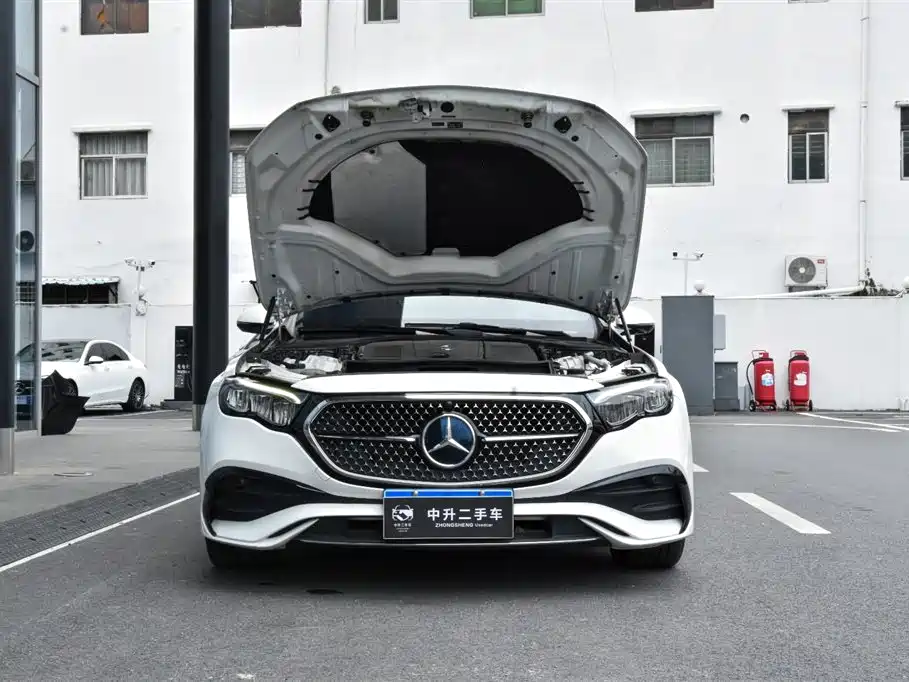 Mercedes-Benz E-Class — фото 8
