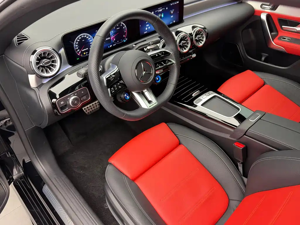 Mercedes-Benz CLA AMG — фото 10