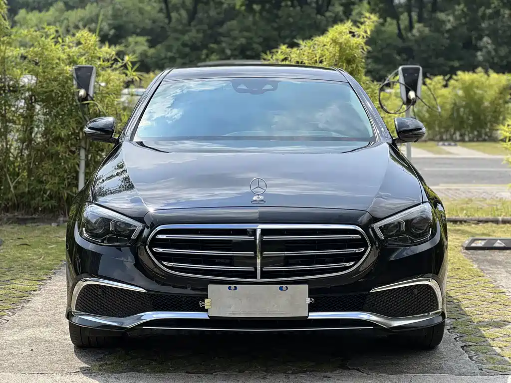 Mercedes-Benz E-Class — фото 2