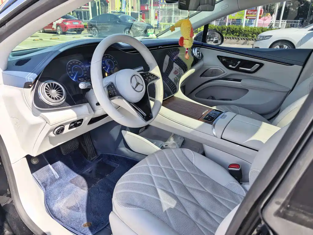 Mercedes-Benz EQS — фото 10