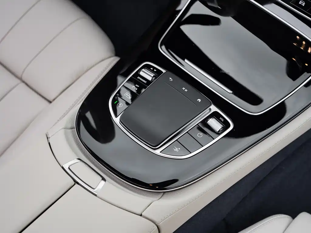 Mercedes-Benz E-Class (Import) — фото 30