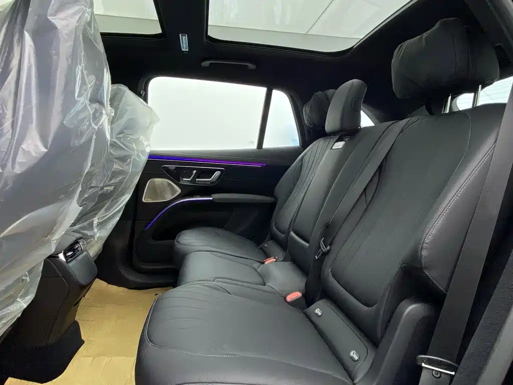 Mercedes-Benz EQS SUV — фото 11