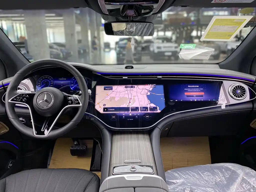 Mercedes-Benz EQS SUV — фото 5