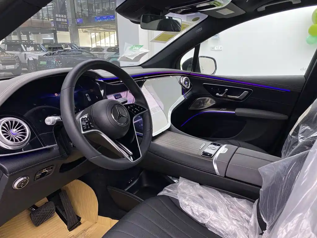 Mercedes-Benz EQS SUV — фото 6