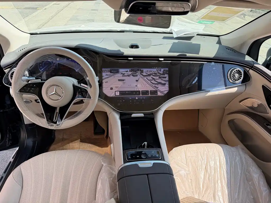 Mercedes-Benz EQS SUV — фото 5