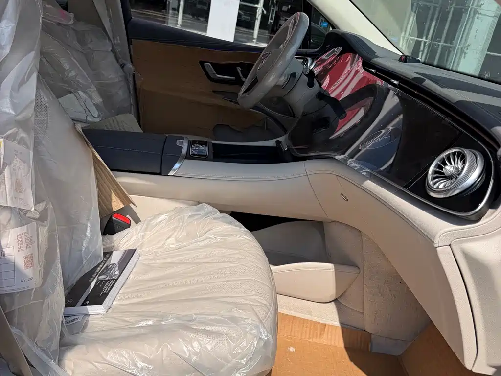 Mercedes-Benz EQS SUV — фото 7