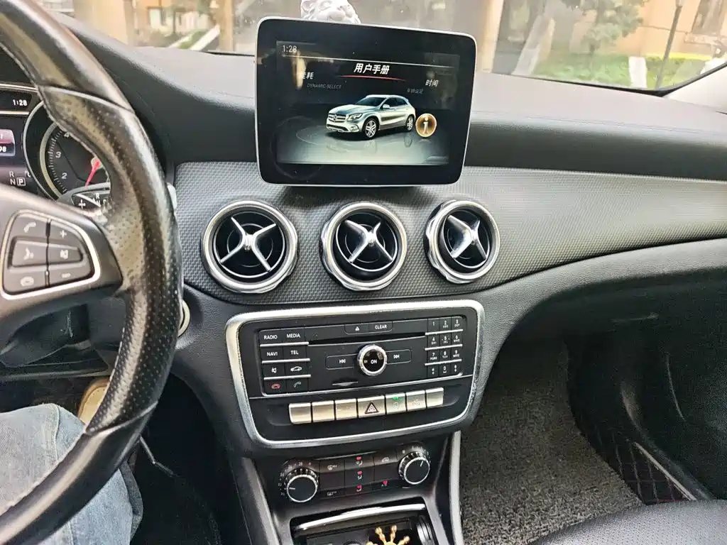 Mercedes-Benz GLA — фото 9