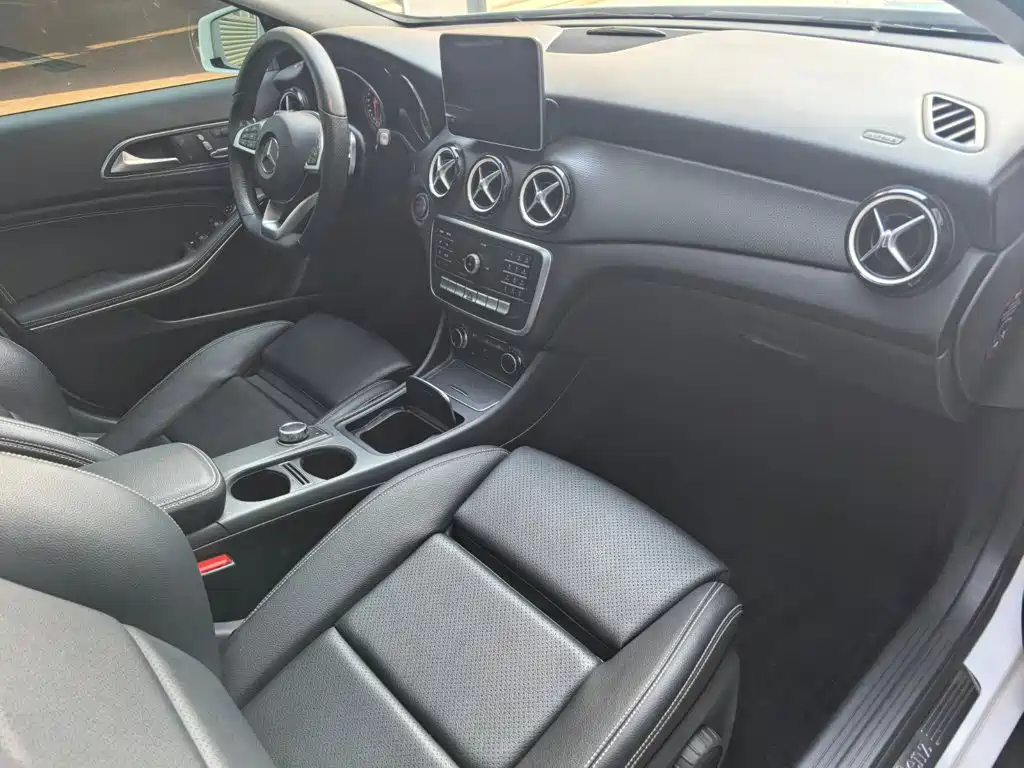 Mercedes-Benz GLA — фото 7