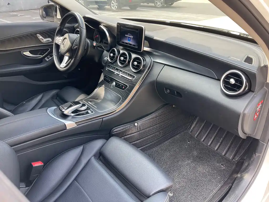 Mercedes-Benz C-Class — фото 11
