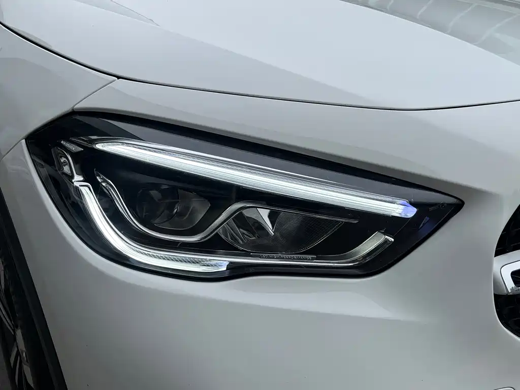 Mercedes-Benz GLA — фото 14