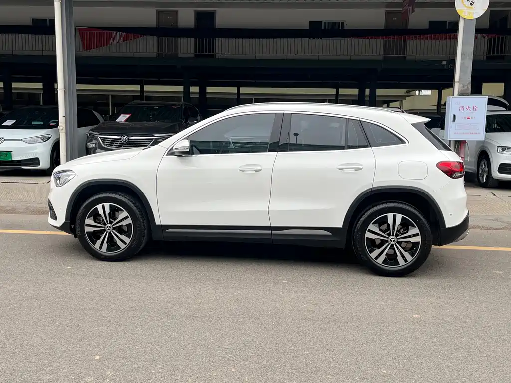 Mercedes-Benz GLA — фото 7