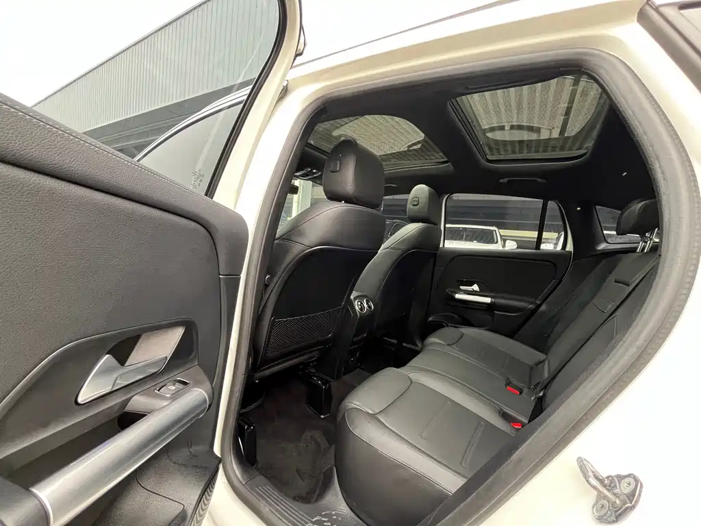 Mercedes-Benz GLA — фото 9