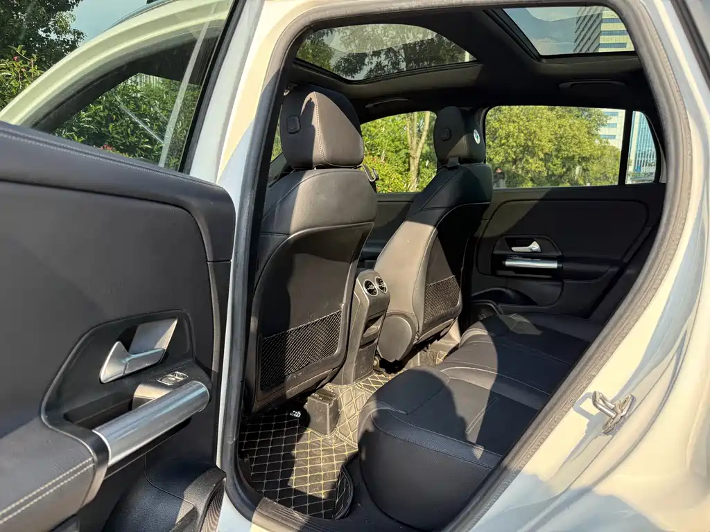 Mercedes-Benz GLA — фото 7