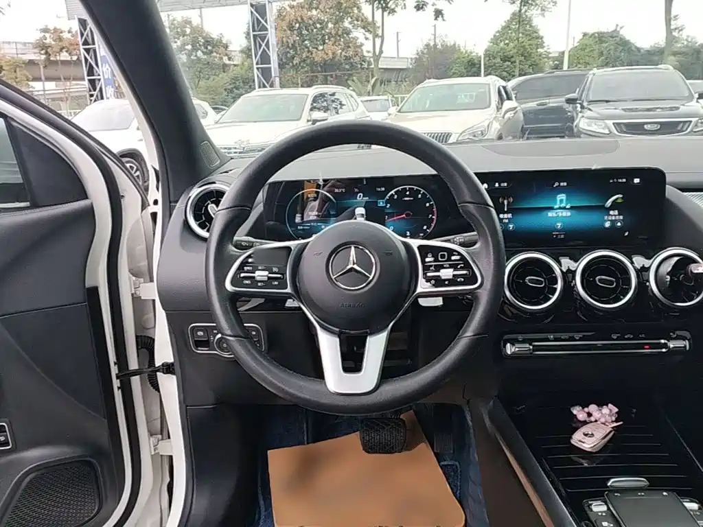 Mercedes-Benz GLA — фото 11