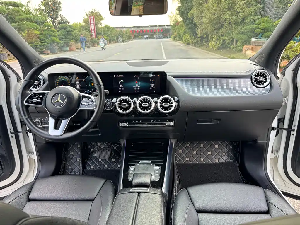Mercedes-Benz GLA — фото 9